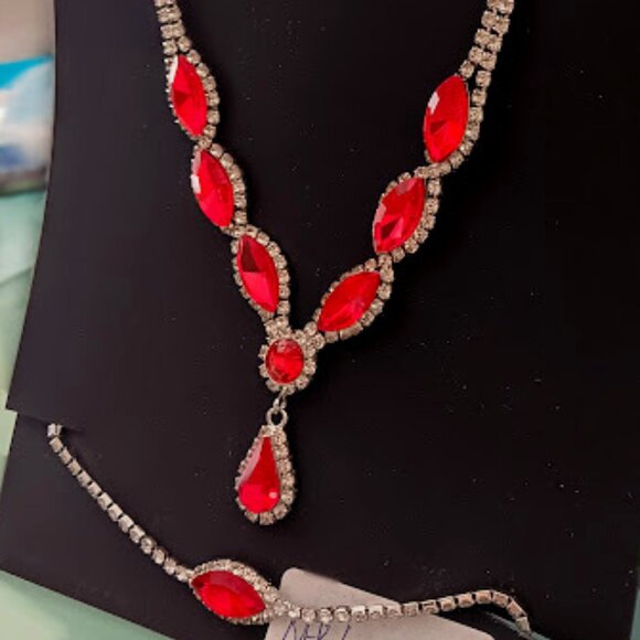 NOIR JEWELRY 2pc SET Glamorous Silver Clear & Ruby Red Crystal Necklace/Bracelet - Picture 3 of 4